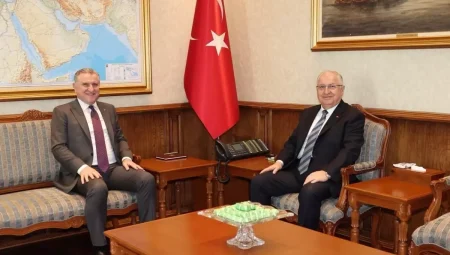 Bakanlar Güler ve Bak Bir Araya Geldi