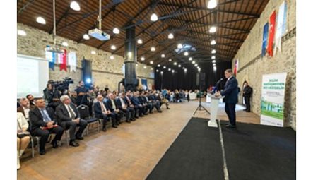 Başkan Tugay: Geleceği planlayan bir şehir olmak zorundayız