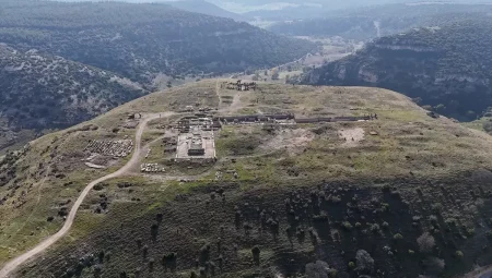 Blaundos Antik Kenti’nde Tarihi Stadyum Gün Yüzüne Çıkarılıyor