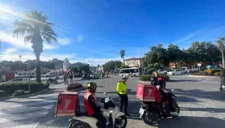 Marmaris’te Motorlu Kuryelere Denetim ve Bilgilendirme