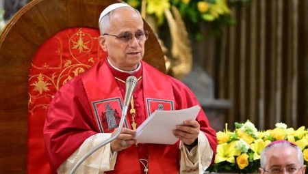 Papa 14. Leo, İstanbul’daki Saint Esprit Katedrali’ni ziyaret etti: ‘Türkiye’de kilise küçük bir topluluk olabilir ama tohum gibi verimlidir’