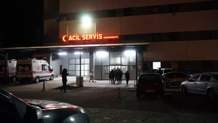 Yolcuya otomobil çarptı: Genç hayatını kaybetti