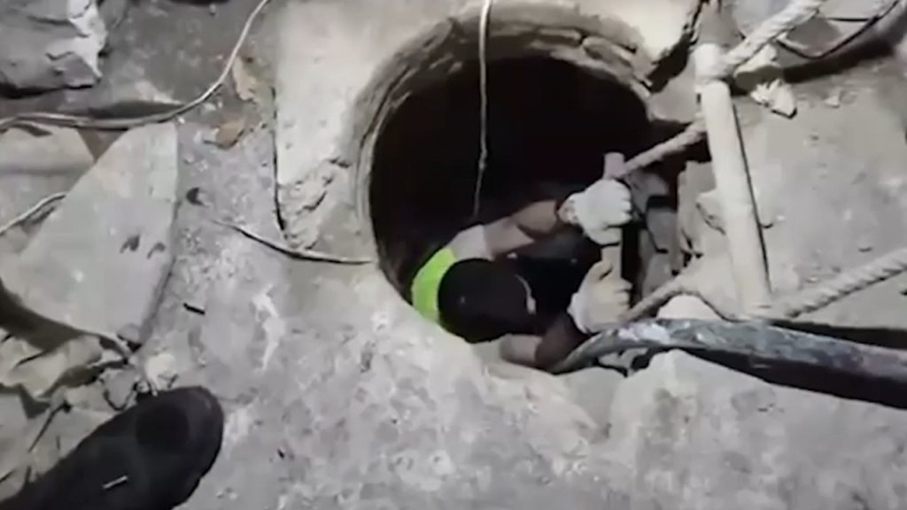 İstanbul göbeğinde define avı. Evin içini 5,5 metre kazmışlar