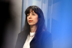 Almanya’da Sol Partili Elif Eralp’ten, İçişleri Bakanı Dobrindt hakkında suç duyurusu